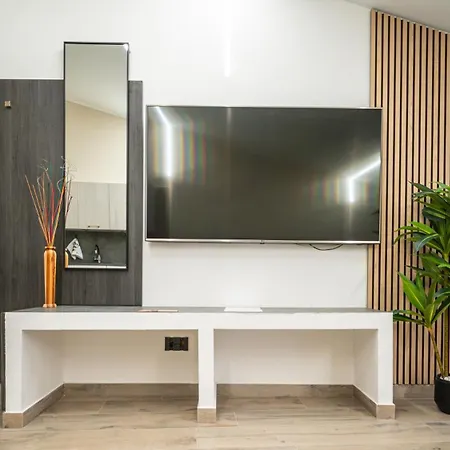 Estensia & Bed & Breakfast 3*